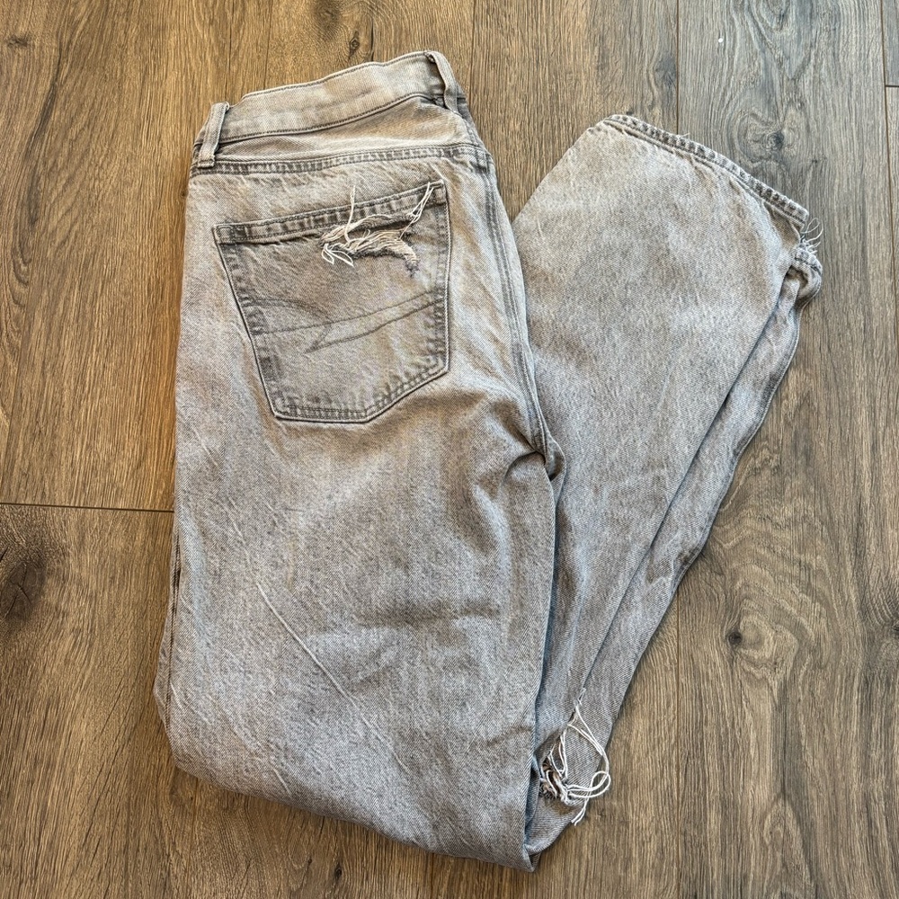 American Eagle Black Ripped 90’s Straight Jeans Size 4